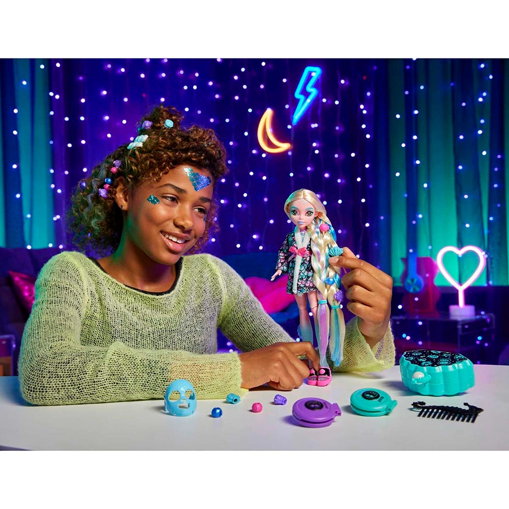 Lagoona Spa Day Doll Playset - Wear and Share Accessories Fully articulated Ages 4+
