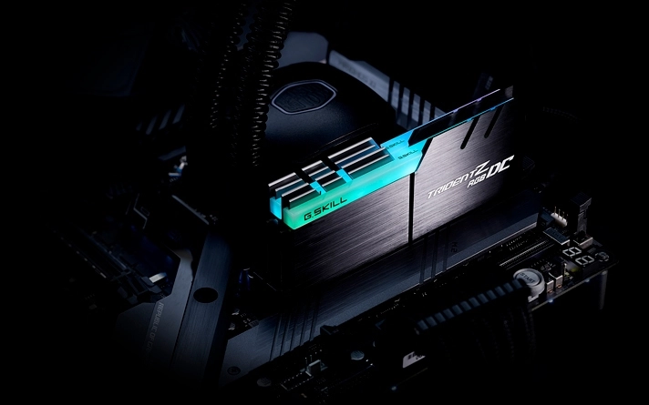 Trident Z RGB - 32GB 3200MT/s 288-Pin DDR4