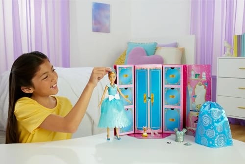 Cinderella Fashion Doll - Royal Fashion Reveal 12 fashions and accessories Set