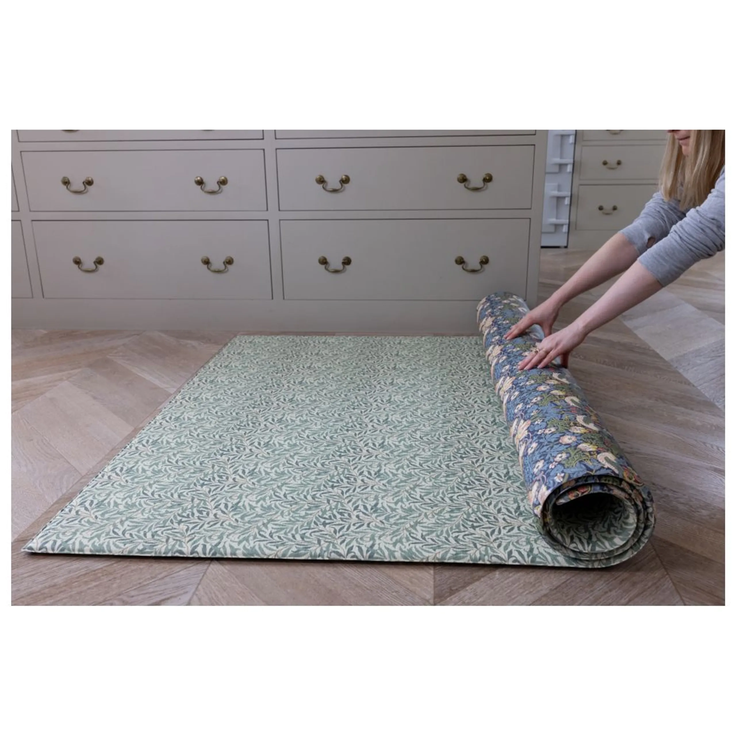 Willow Boughs + Strawberry Thief - 0 month