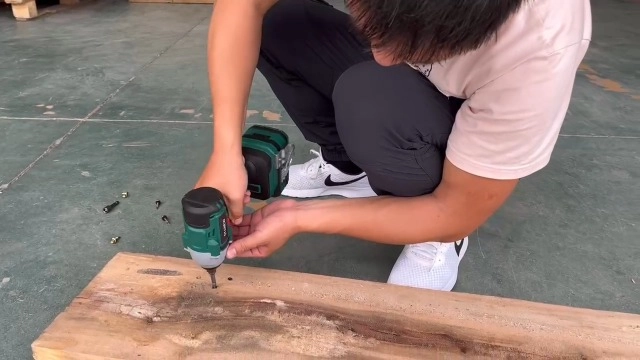 Impact Wrench - 320 Newton Meters