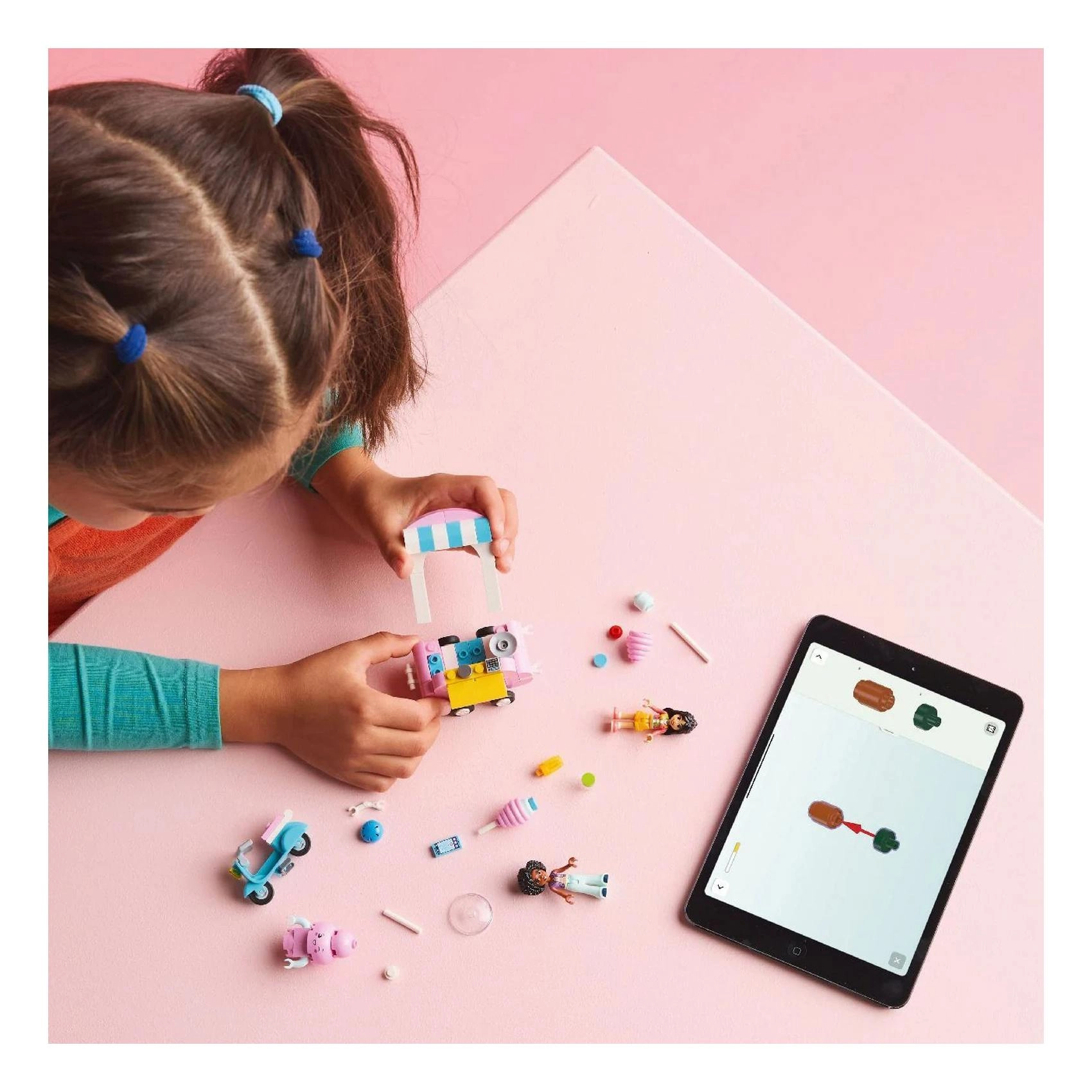 LEGO Friends Candyfloss Stand And Scooter (42643)
