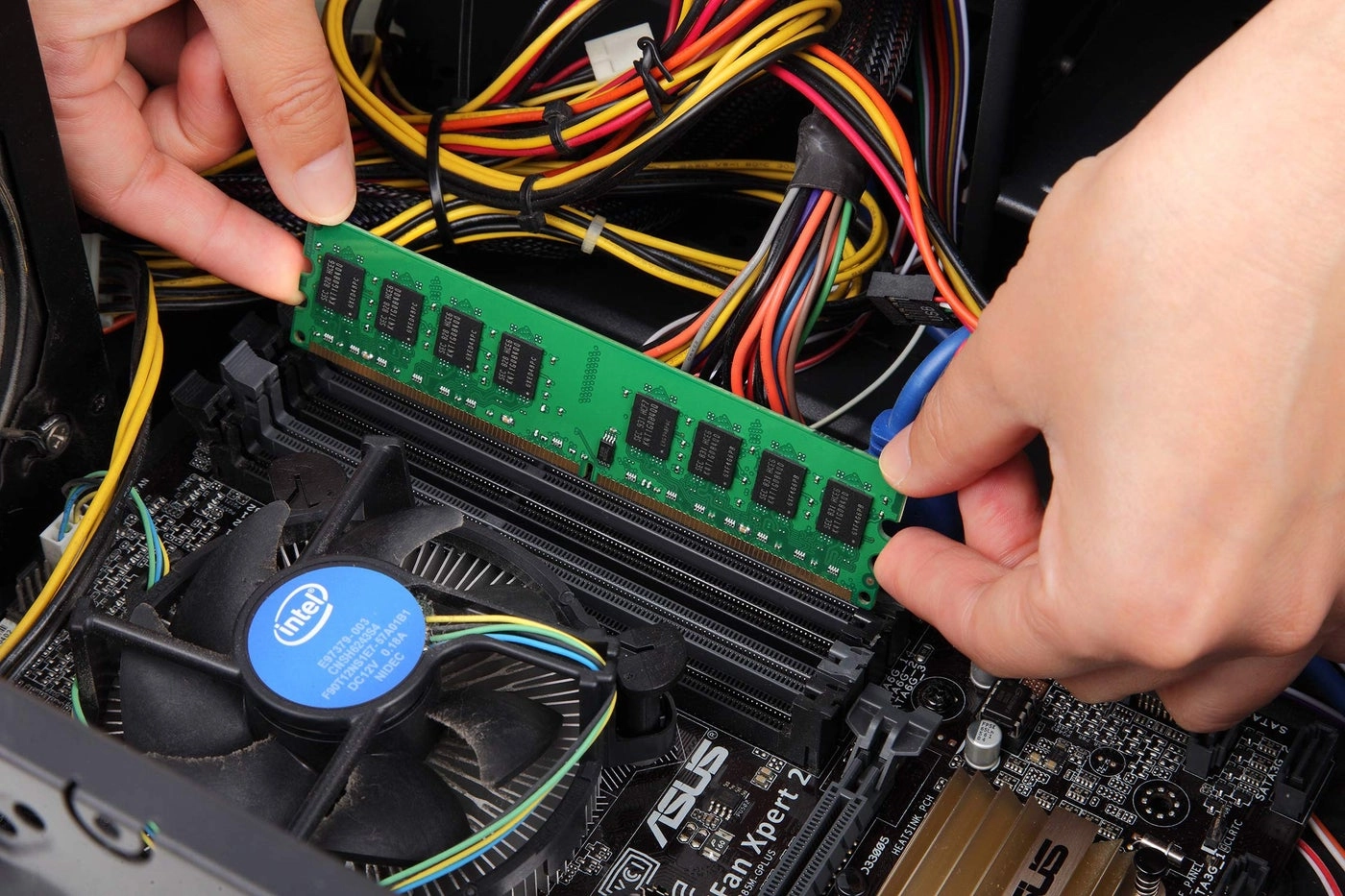 PC2-5300U - 4GB 667MHz 240-pin DIMM DDR2