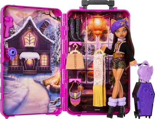 Clawdeen Wolf Doll - Skulltimate Secrets Closet Set 19+ Surprises Ages 4+