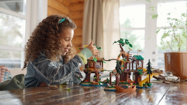 Friends Adventure Camp Tree House (42631)