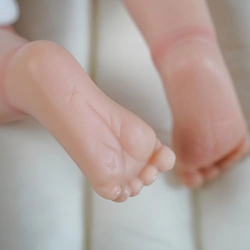 Reborn baby doll - 20 inches Closed eyes