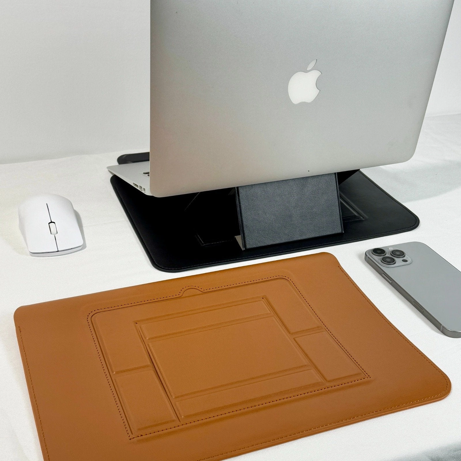 Eleve Leather Sleeve for MacBook 13.6-Inch