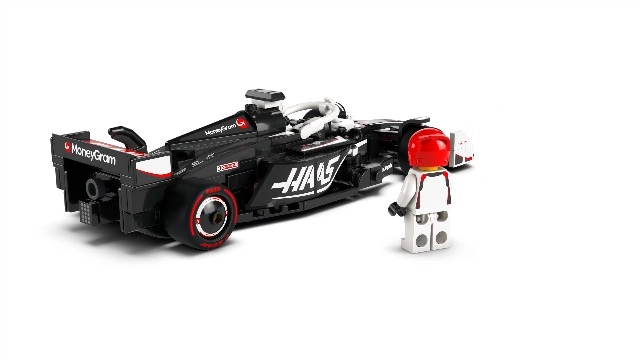MoneyGram Haas F1 Team VF-24 Race Car (77250)