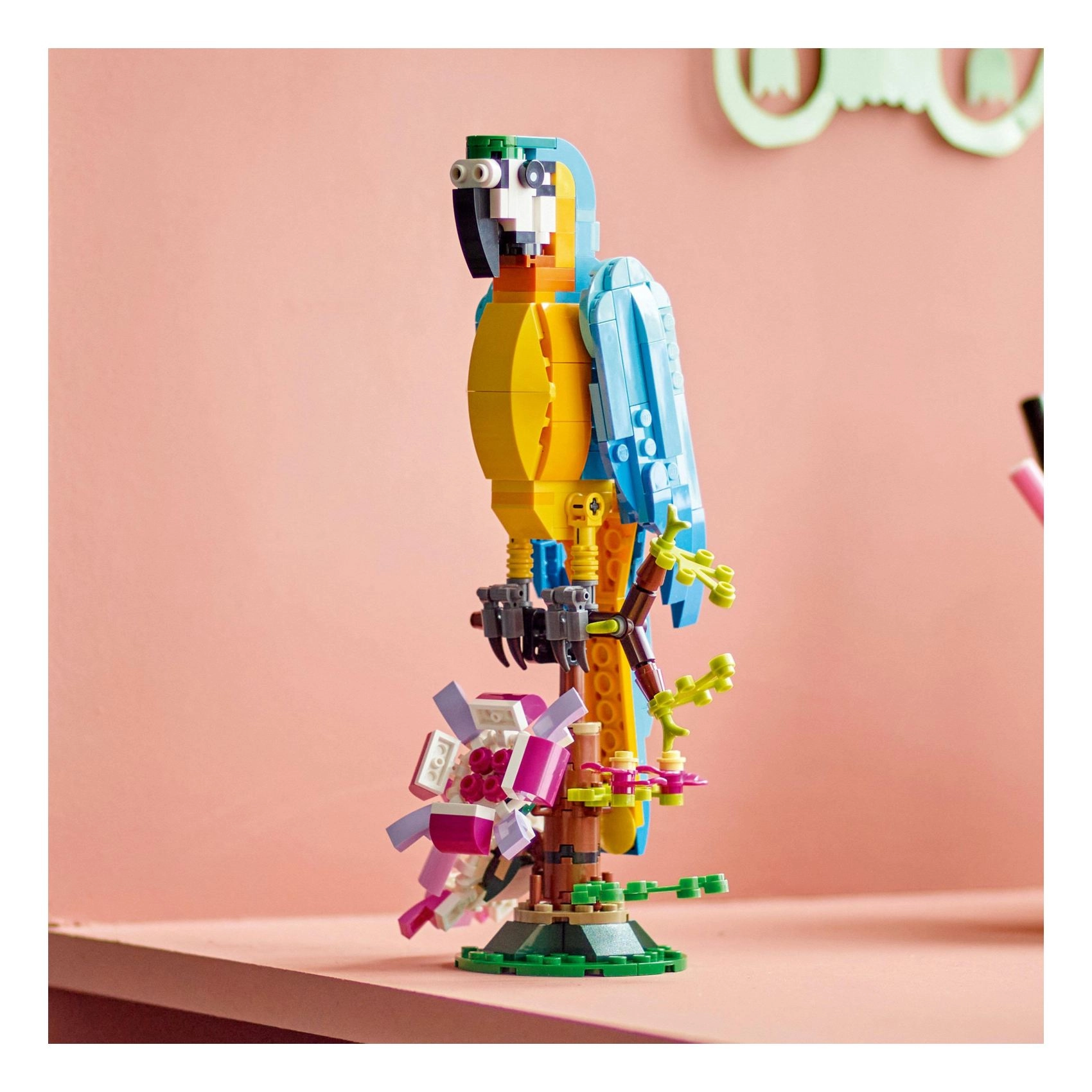 Exotic Parrot (31136) - 3-in-1 Creator Multicolour