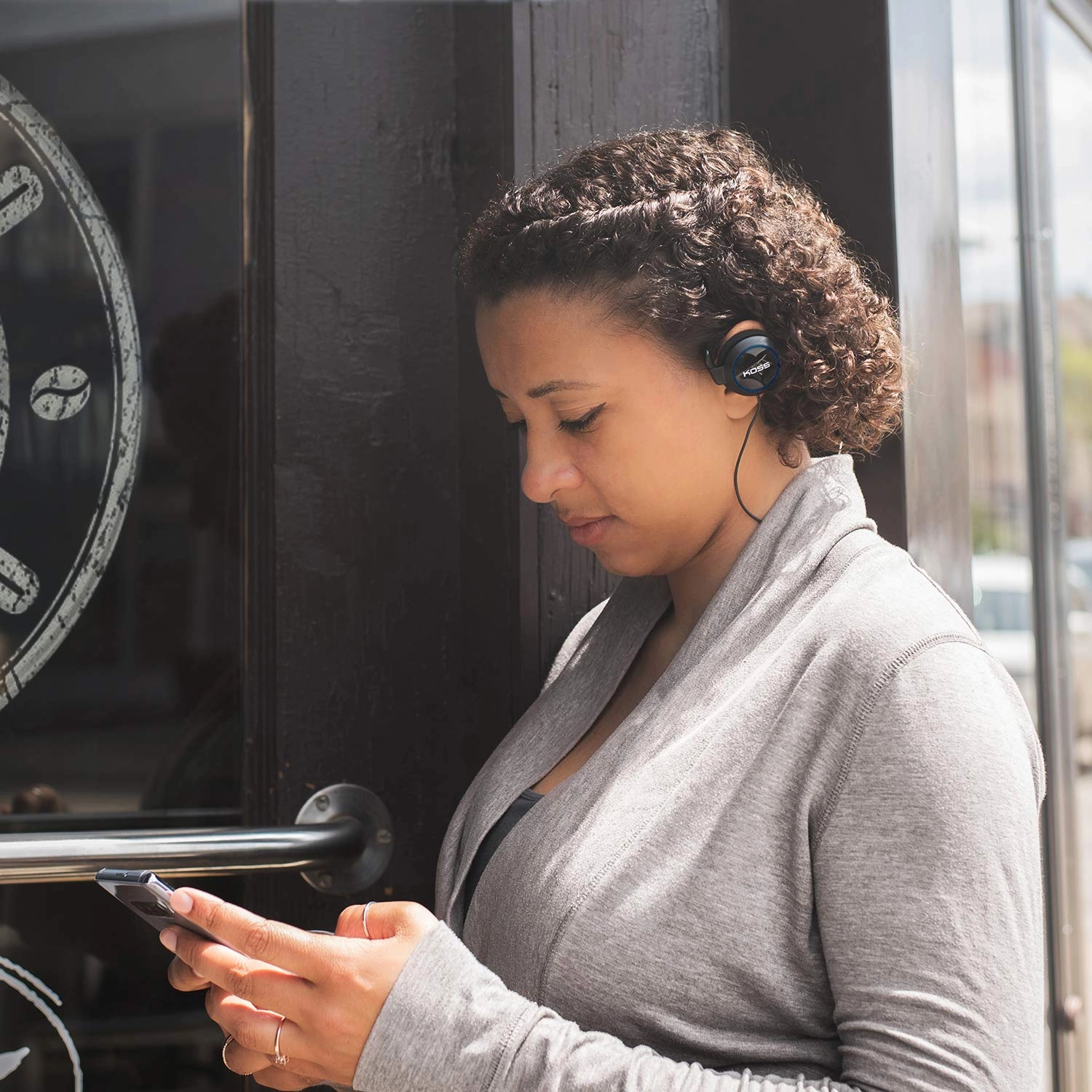 BT221i Wireless Headphone