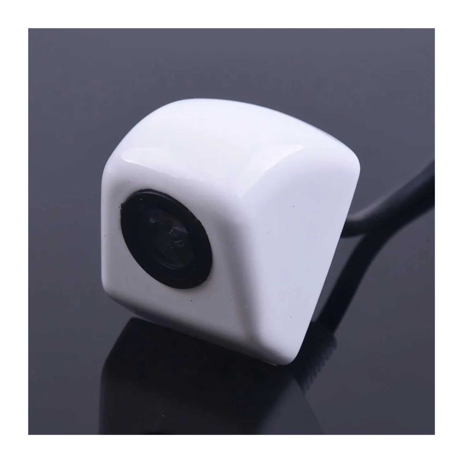 Reverse car rear view camera - Night vision Wired 720 x 540 pixels