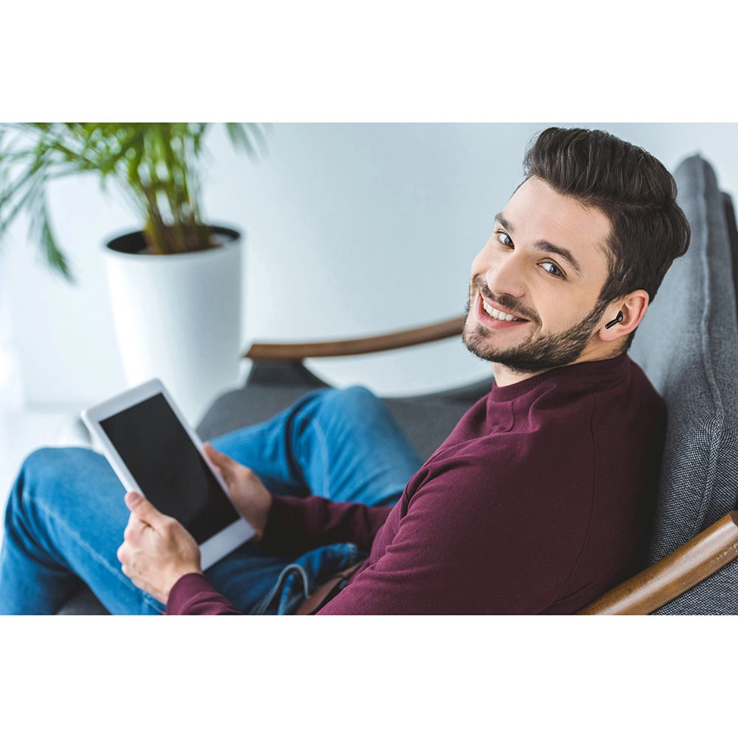 Delta 5 Wireless Earbud