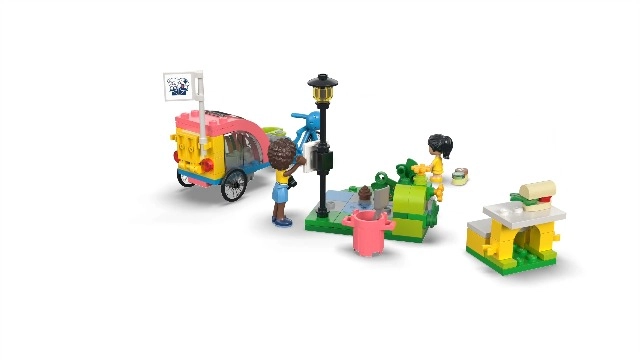 LEGO Friends Dog Rescue Bike (41738) - Heartlake City