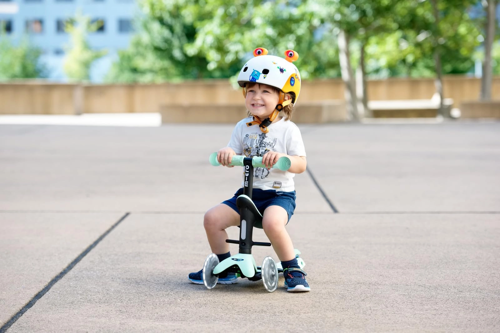 Mini 2Grow Deluxe Magic 3-Wheel Kick Scooter – 120/85mm LED