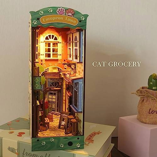 Book Nook Kit - Old Street 1:24