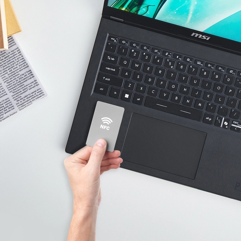 Commercial 14 H A2RMG - 14'' Core 7-240H 16GB DDR4 1TB SSD