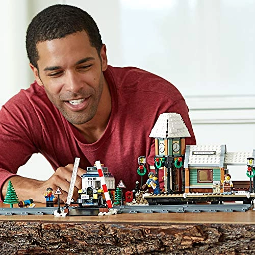 Creator Winter Train Station (10259) - multicoloured