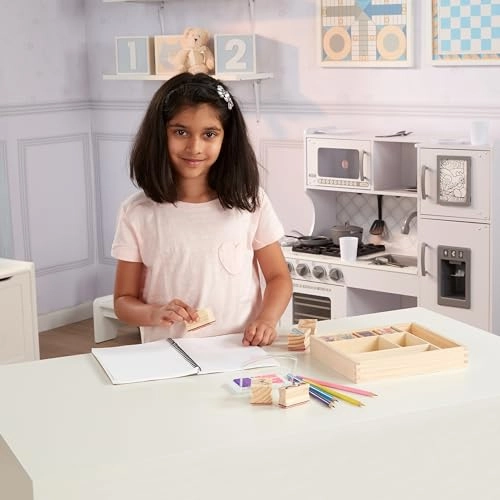 Friendship Stamp Set - 15 piece(s) 9 colourful themed kids stamps, 2 ink pads for stamping 5 coloured pencils, sturdy wooden tray