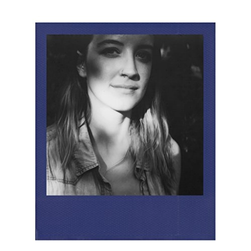 4673 - 8 Instant photos length 8.8 cm height 10.8 cm