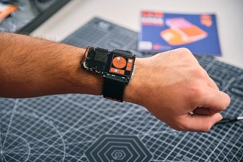 NASA Artemis Watch - 9+ 1 pieces