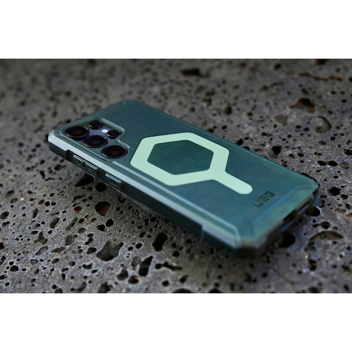 Essential Armor Case with MagSafe for Samsung Galaxy S25 Ultra