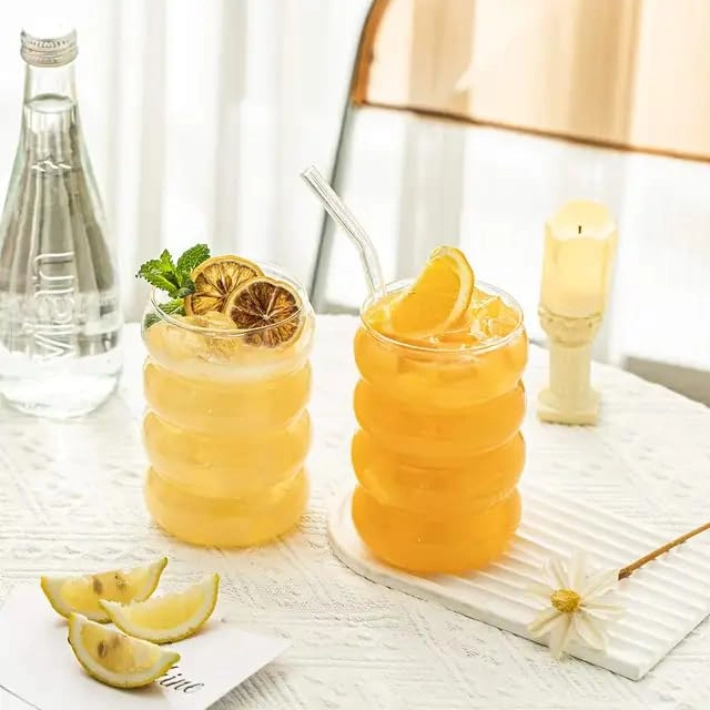 Round Wave Looked Glass Tumbler - 1 pcs Straw