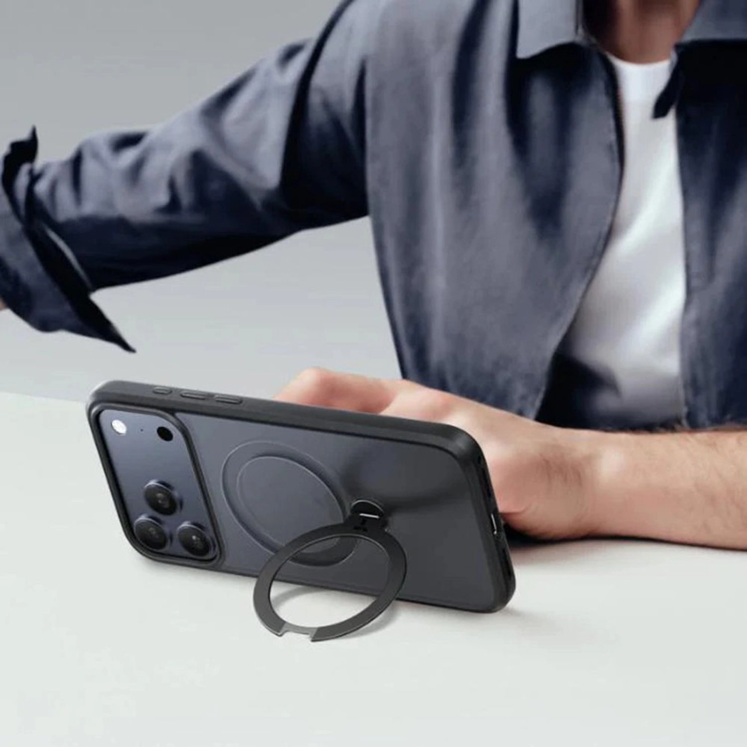 Ostand Spin Series Silicone Case with MagSafe for iPhone 17 Pro