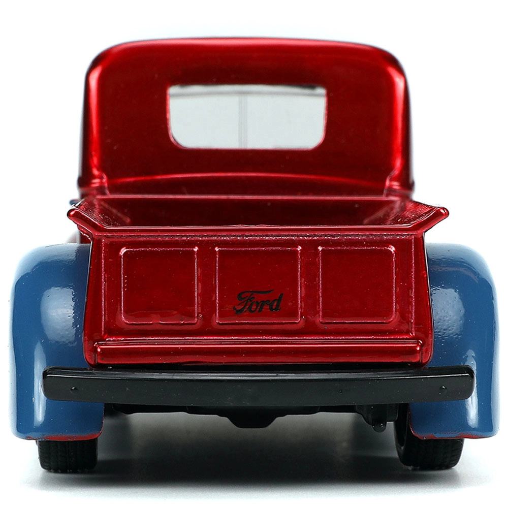 Marvel 1941 Ford Pick Up with Spider-Man Figure - 1:32