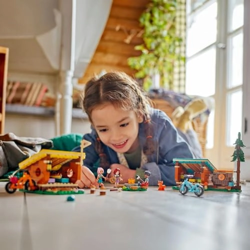 Friends Adventure Camp Cozy Cabins (42624) - 3 mini dolls fox 2 mountain bikes