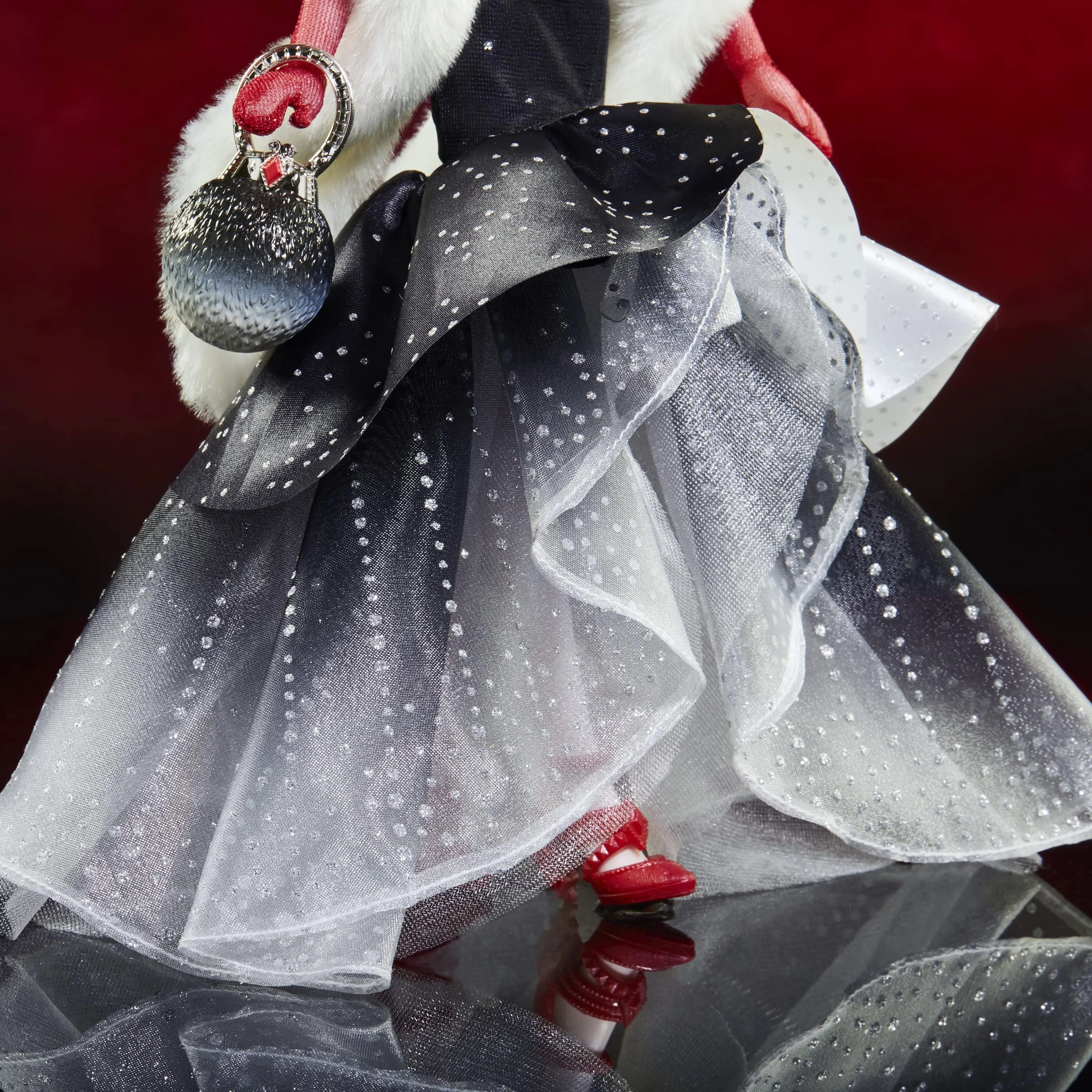 Cruella De Vil Fashion Doll - Contemporary Style Collectible Ages 6+