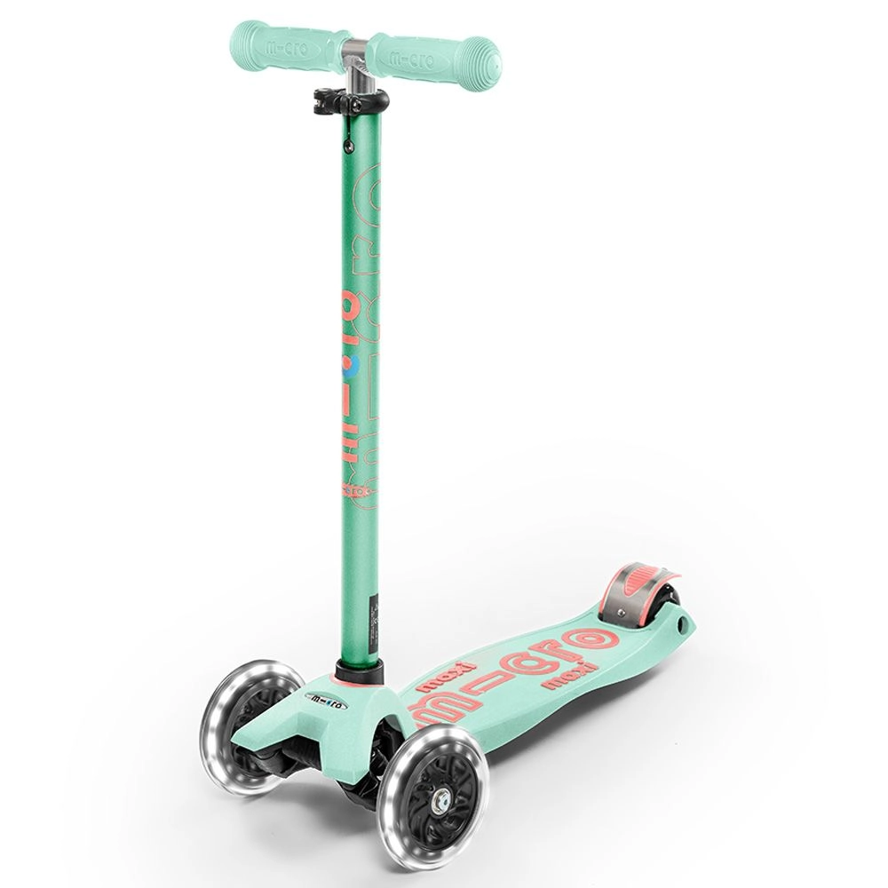 Maxi Deluxe 3-Wheel Kick Scooter – 120/80 mm LED