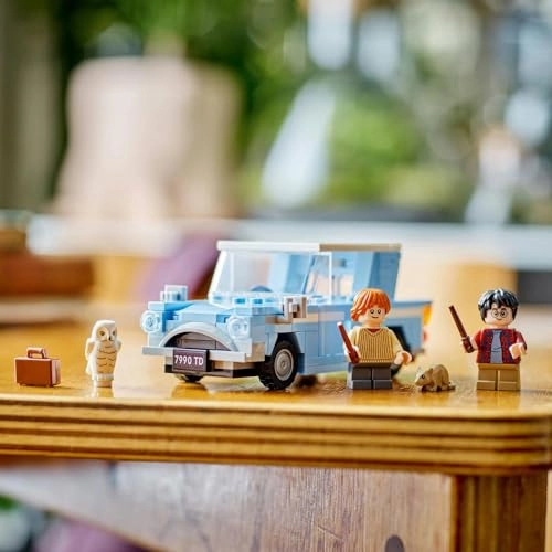 Harry Potter LEGO Flying Ford Anglia (76424) - Buildable model Ron Weasley minifigure Hedwig figure