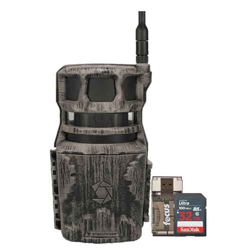 Revolver 40MP Pro + Sol-Pak Solar Battery Pack + Ultra SDHC UHS-I Memory Card - 32GB + Hi-Speed SD USB 2.0 Card Reader