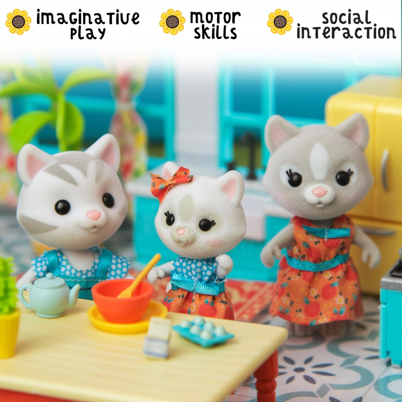 Purringtons Cat Family - 4 Miniature Flocked Dolls Small Collectible Kitten Figures