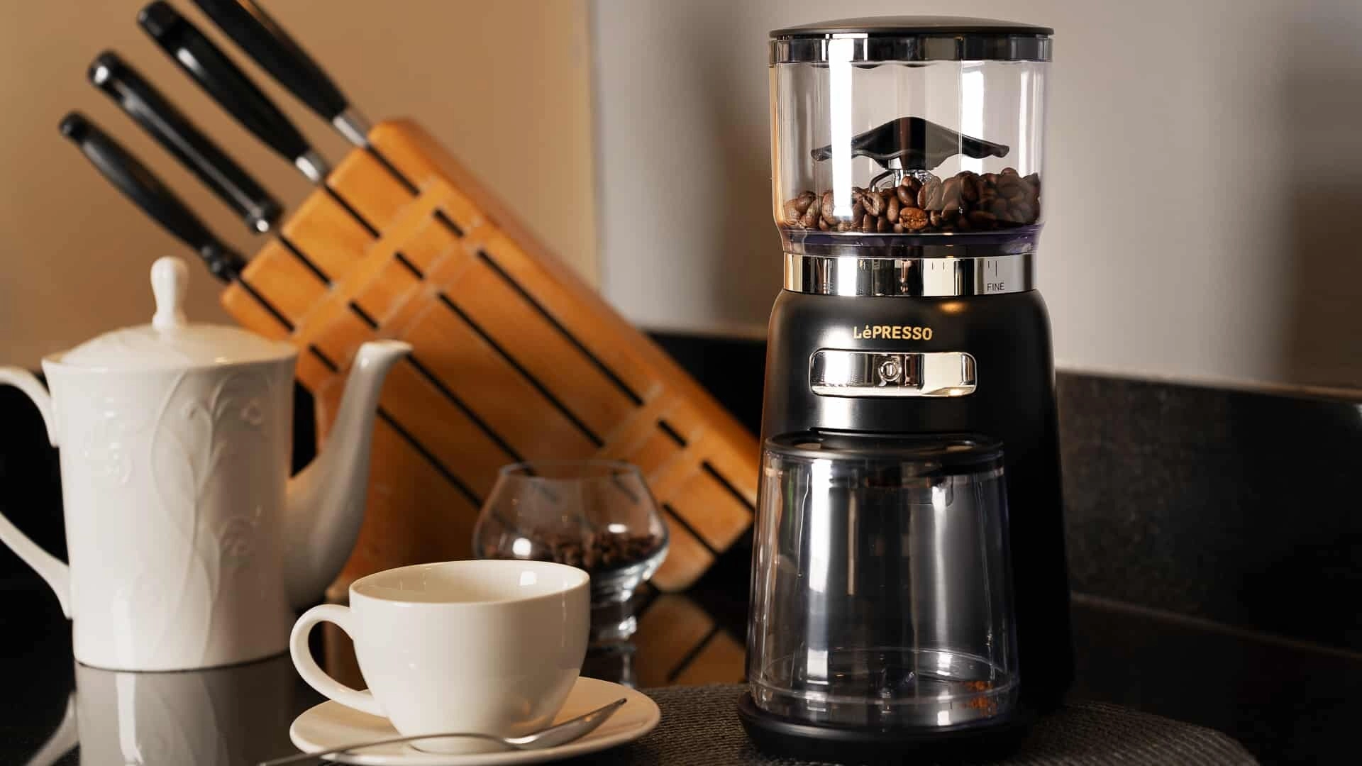 High Performance Coffee Bean Grinder - 210g 120W Black