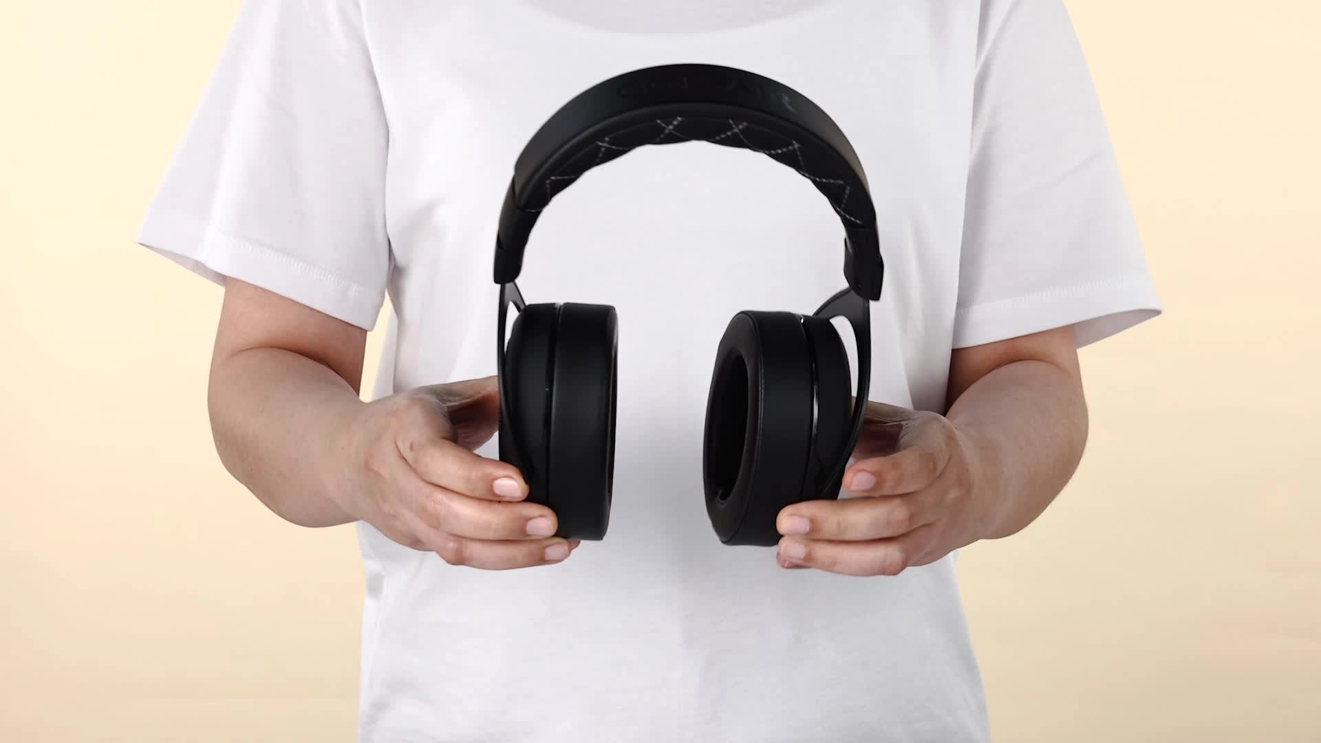 HS70 Pro Wireless Headset