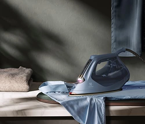 Refine 700 - Steam Iron 0.37L