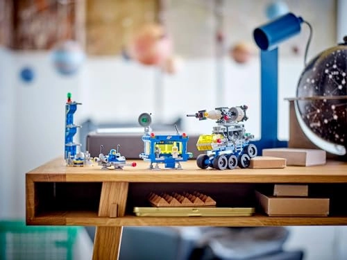 Micro Rocket Launchpad (40712) - red