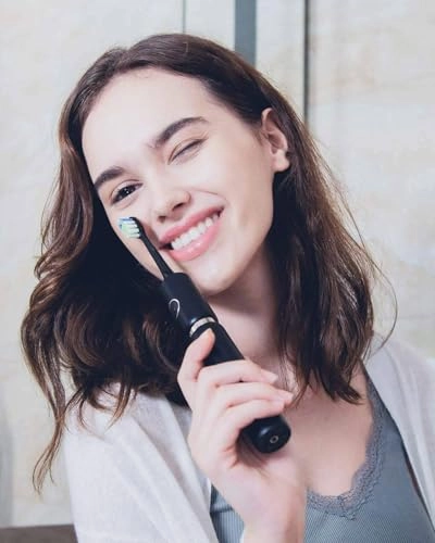 P11 - Ultrasonic 8 Brush Heads 30 Days Battery Life