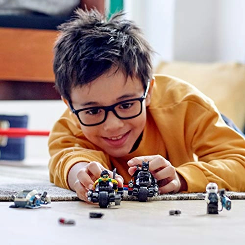 DC Batman Mr. Freeze Batcycle Battle (76118)