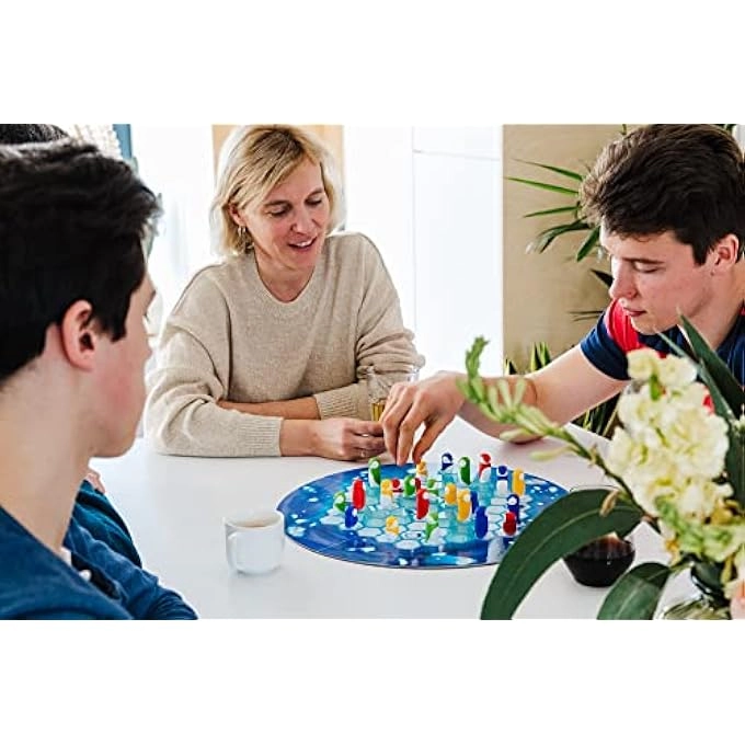 Penguins Huddle Up - Multiplayer Strategy Game