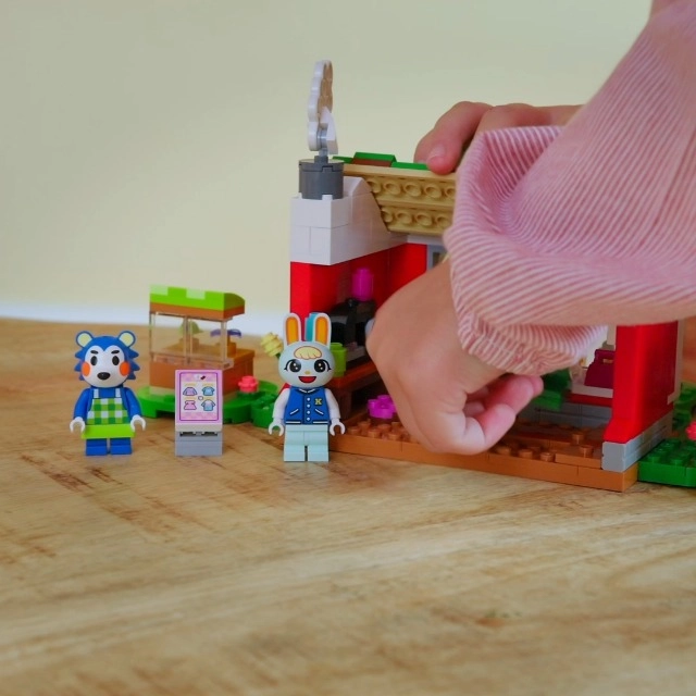 Animal Crossing Able Sisters Clothing Shop (77055) - Animals