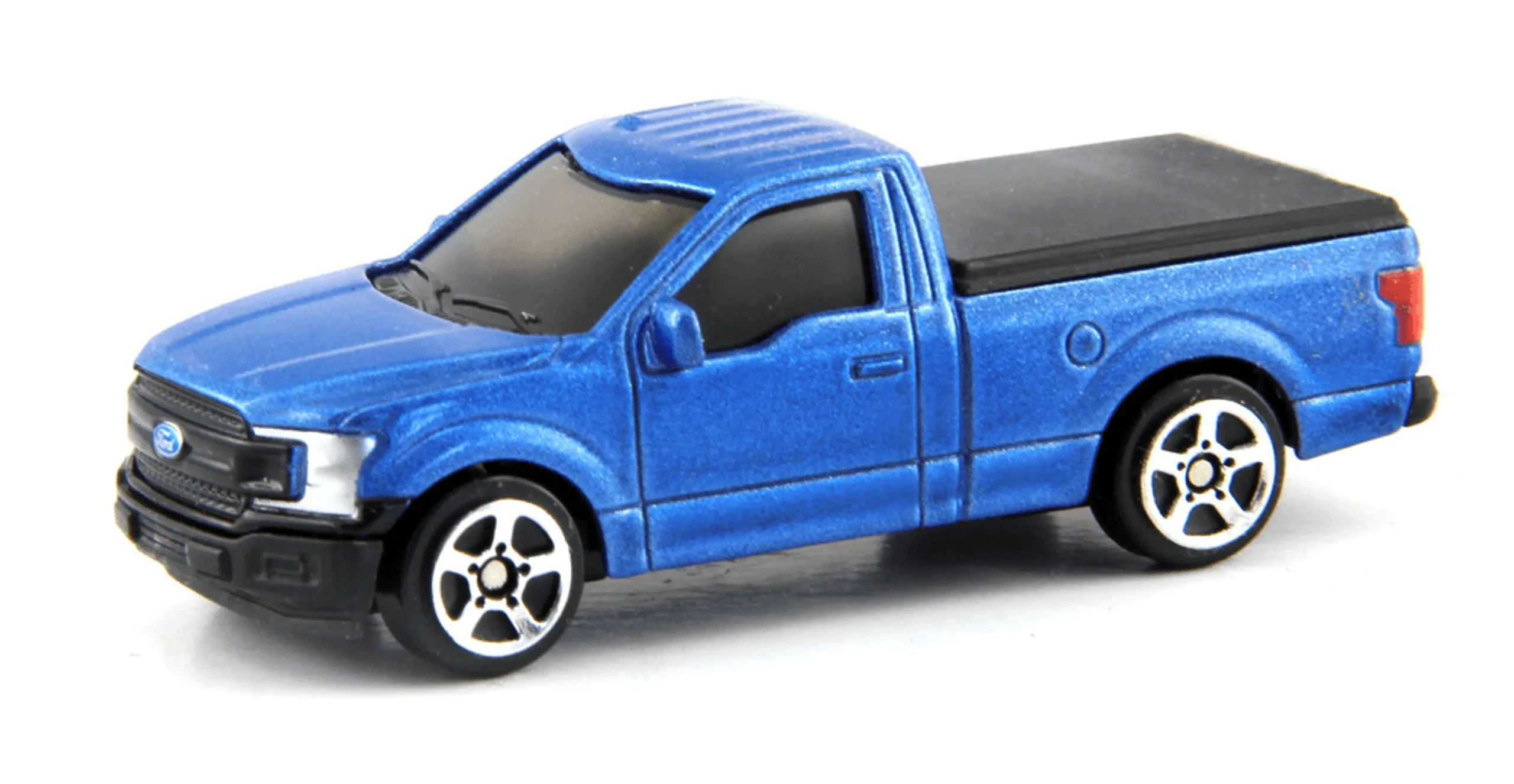 Mustang 2015 - 1:64 5pcs + Corvette Grand Sport 2017 + Camaro 2010 + Challenger + F-150