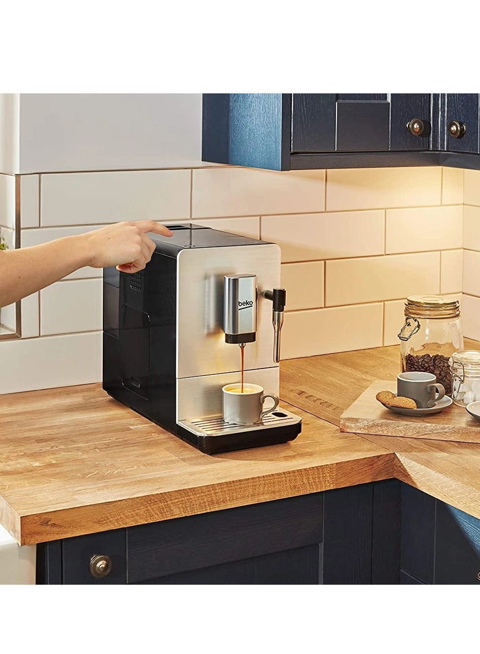 Bean to Cup Espresso Machine GRINDER & Milk CEG5311X