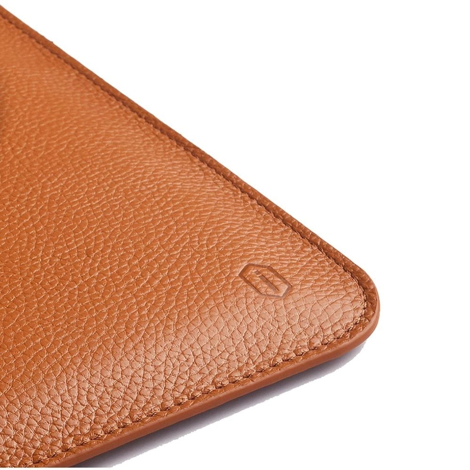 Skin Croco Sleeve for MacBook 16.2-Inch