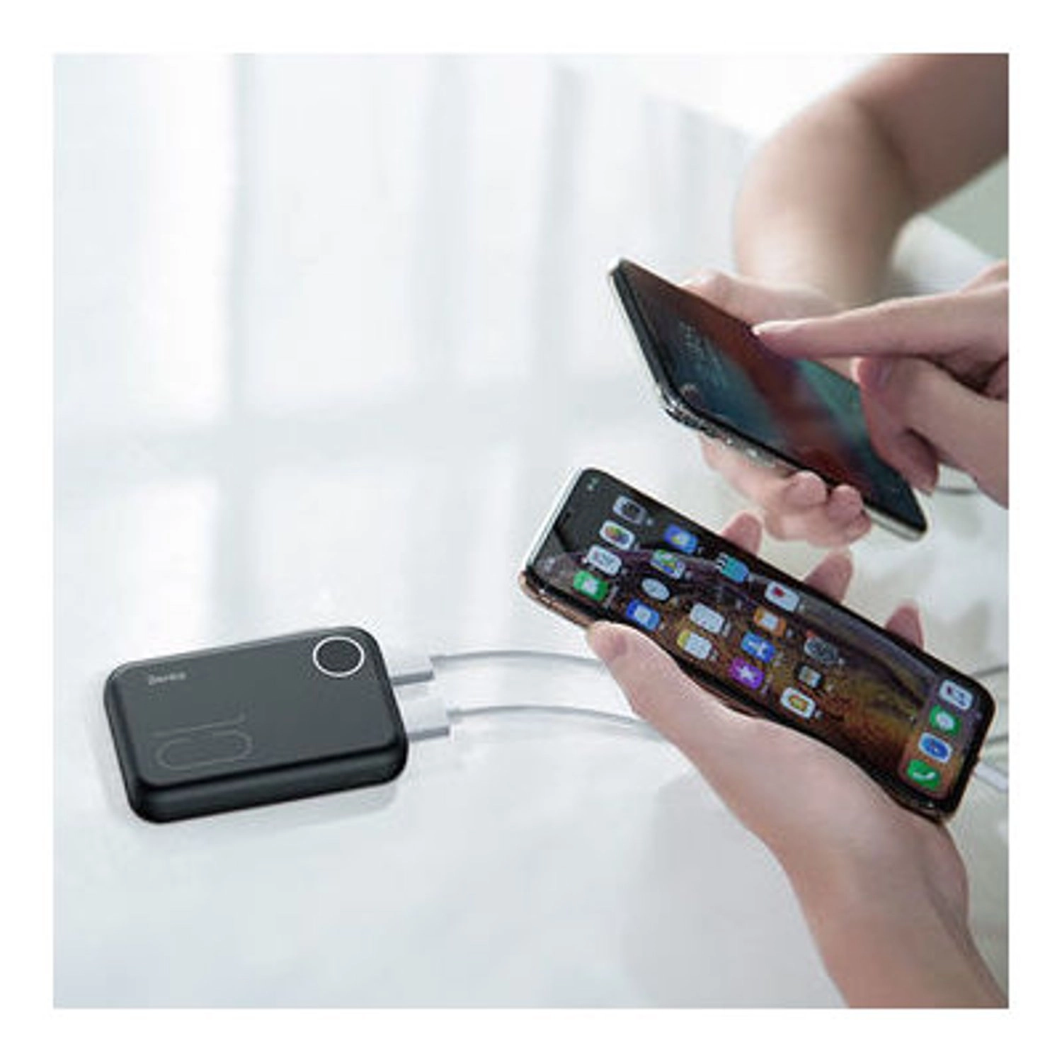 600958 - 10000mAh 5V / 2.4A