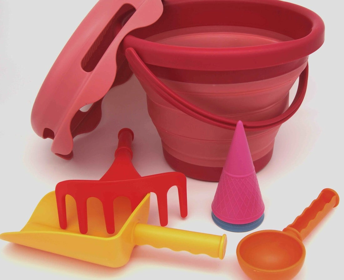 7-in-1 Sand Toys Set - Red