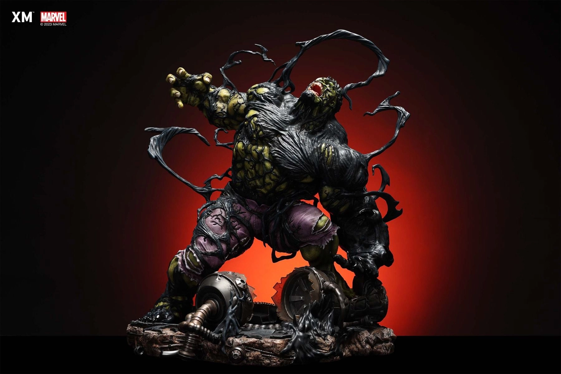 Venomized Hulk - MARVEL Premium Collectibles