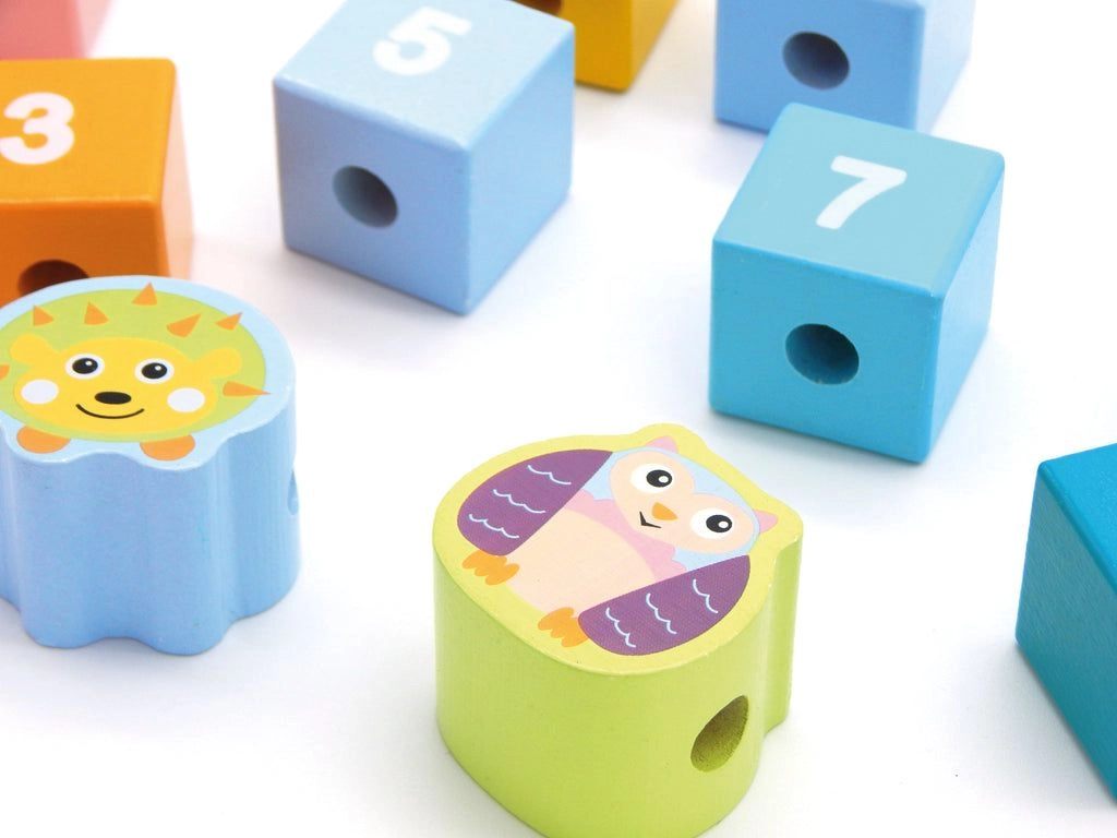 THREAD & PLAY NUMBERS - 18m+ 24 pieces