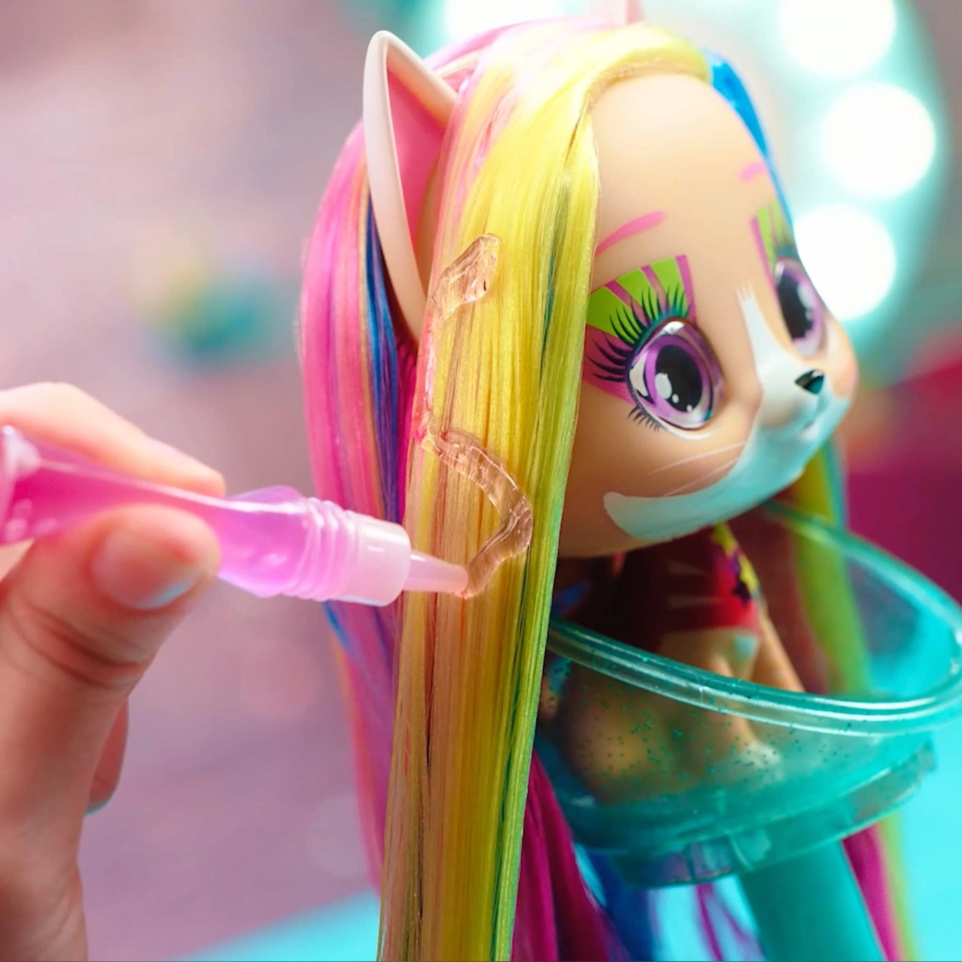 Elektra Cat Doll - Neon 10 Surprises 8 Accessories Bundle Ages 3+